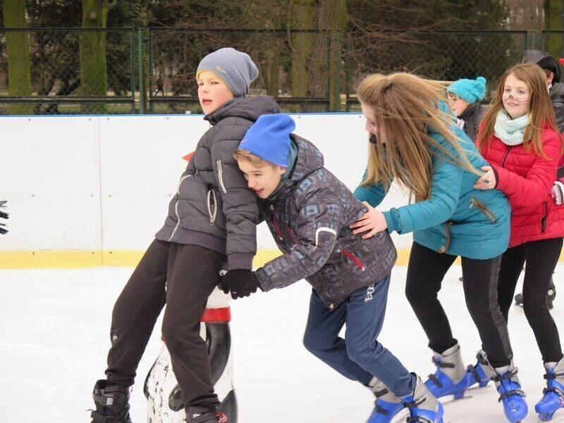Zdjęcie 9: Tłusty czwartek na łyżwach 