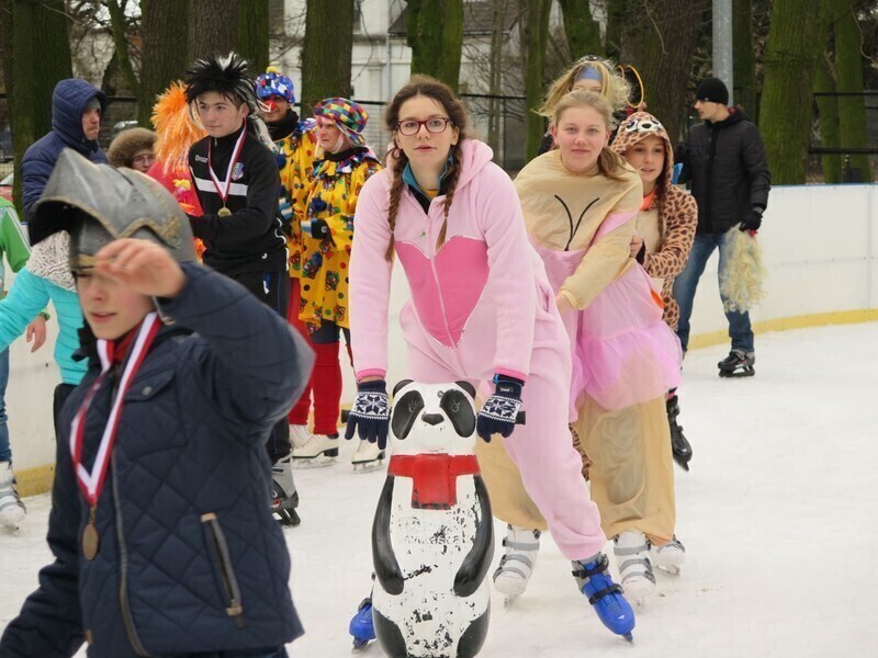 Zdjęcie 10: Tłusty czwartek na łyżwach 