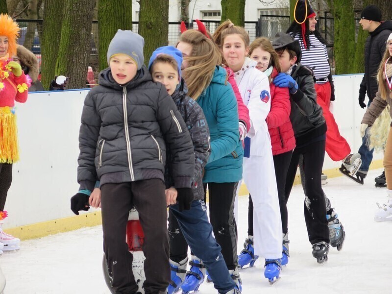 Zdjęcie 12: Tłusty czwartek na łyżwach 