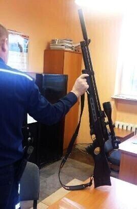 Zatrzymani za sprzedaż oraz posiadanie broni i amunicji