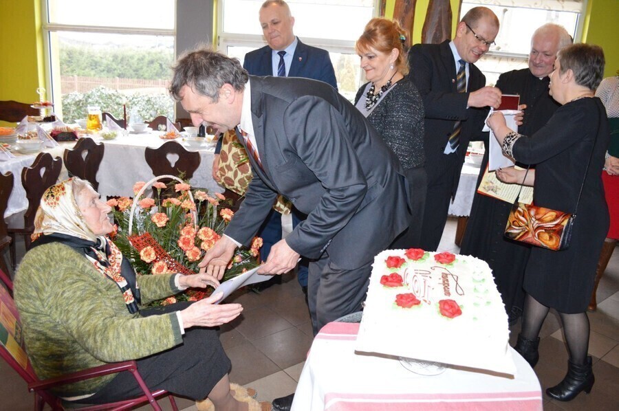 Jej sekret Nie narzekać i kieliszek nalewki