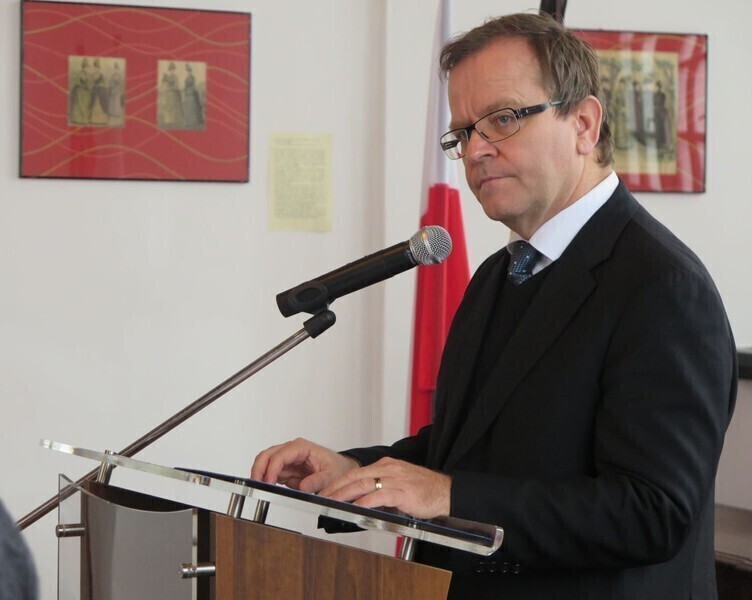 Zdjęcie 15: Absolwenci Haeringa odbierali dyplomy na Zamku 