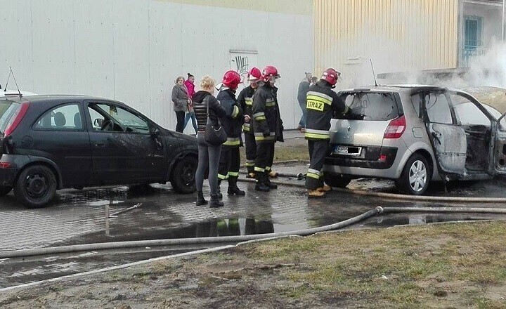 Zdjęcie 1: Pożar dwóch samochodów