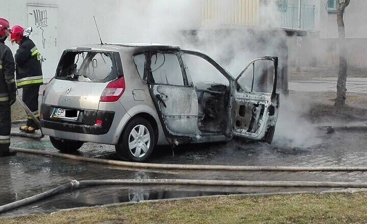 Zdjęcie 3: Pożar dwóch samochodów