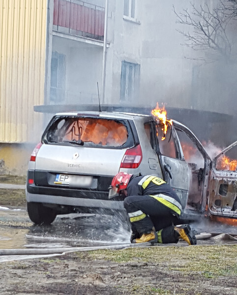 Zdjęcie 9: Pożar dwóch samochodów