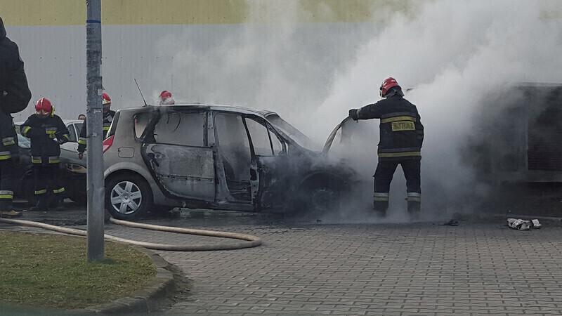 Zdjęcie 10: Pożar dwóch samochodów