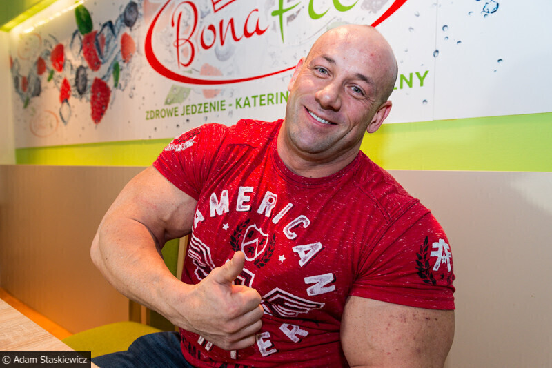 Zdjęcie 4: Robert Burneika: Zjadam 6 posiłków dziennie, łącznie 8 tys. kalorii