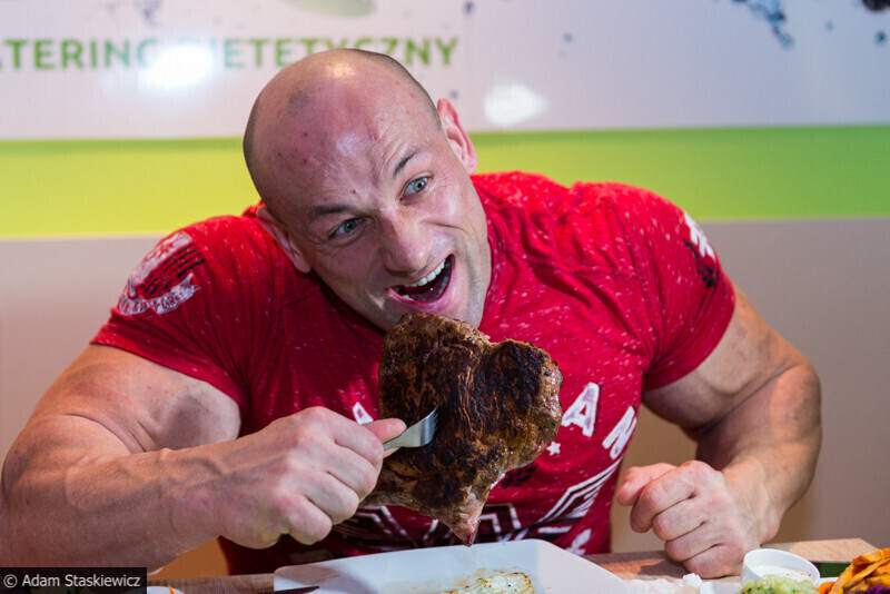 Zdjęcie 8: Robert Burneika: Zjadam 6 posiłków dziennie, łącznie 8 tys. kalorii