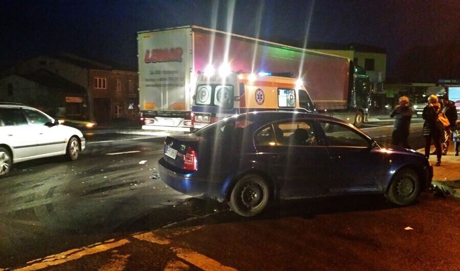 Aż trzy zdarzenia na krajowej dwunastce. Kilka osób rannych