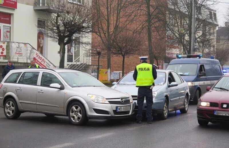 Zdjęcie 3: Wypadek na ul. Słowackiego w Piotrkowie