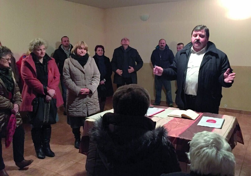 Zdjęcie 2: Mieszkańcy wsi Kisiele chcą utwardzenia drogi