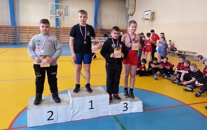 Zdjęcie 2: Młodzi zapaśnicy z Woli Krzysztoporskiej znów na podium