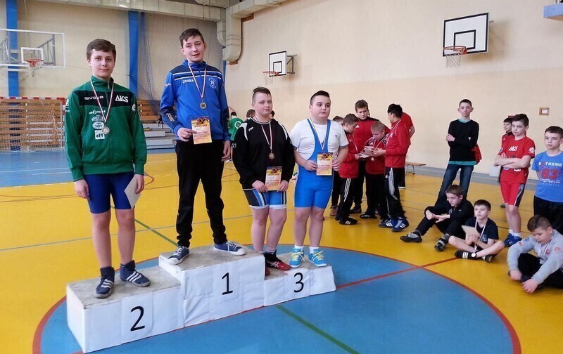 Zdjęcie 3: Młodzi zapaśnicy z Woli Krzysztoporskiej znów na podium