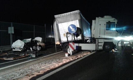 Śmiertelny wypadek na obwodnicy Opoczna. Dwie osoby nie żyją