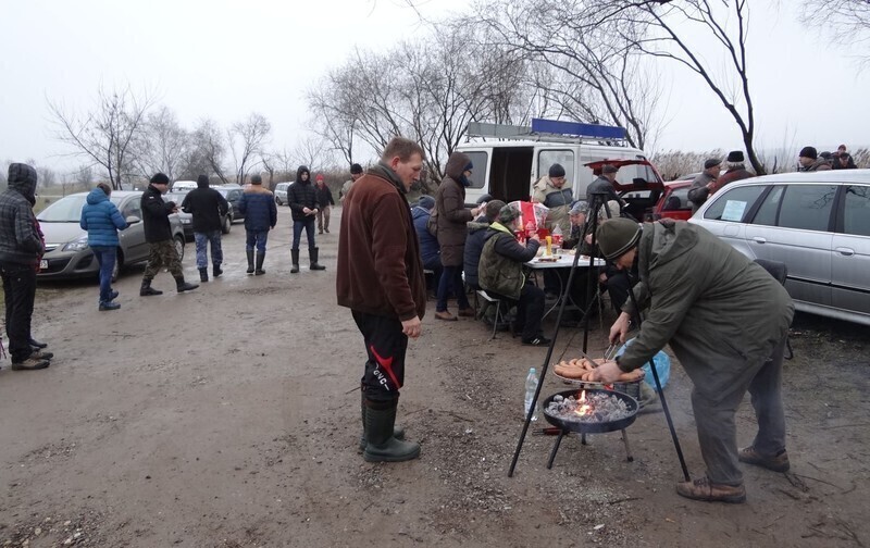 Zdjęcie 3: Sezon wędkarski zaczęli od sprzątania