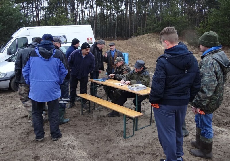 Zdjęcie 8: Sezon wędkarski zaczęli od sprzątania