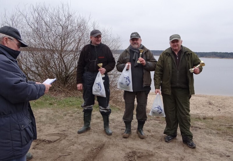 Zdjęcie 9: Sezon wędkarski zaczęli od sprzątania