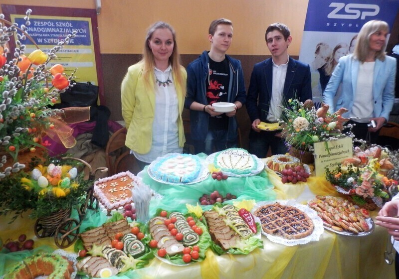 Zdjęcie 2: Stoły uginały się od jadła 