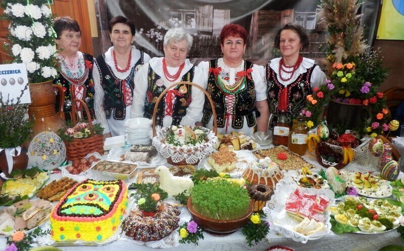 Zdjęcie 6: Stoły uginały się od jadła 