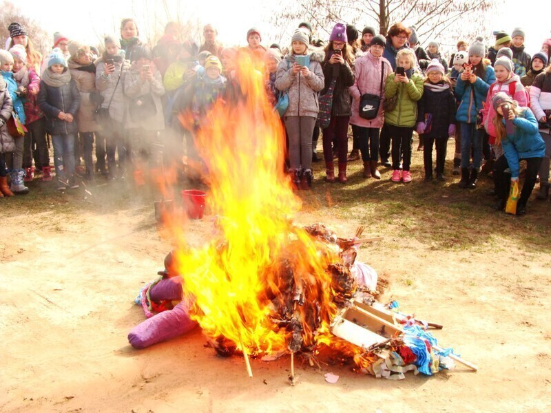 Zdjęcie 2: Spalili i utopili. Zima już nie wróci 