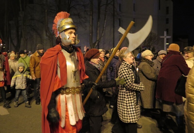 Zdjęcie 21: Męka i śmierć Jezusa na ulicach Piotrkowa 