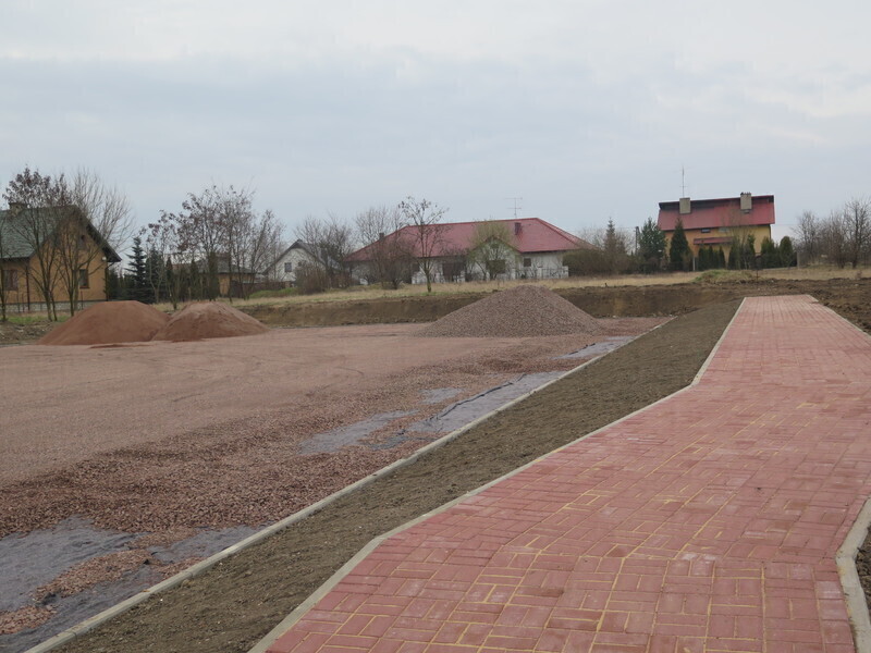 Zdjęcie 5: Przy Ceramicznej powstaje boisko