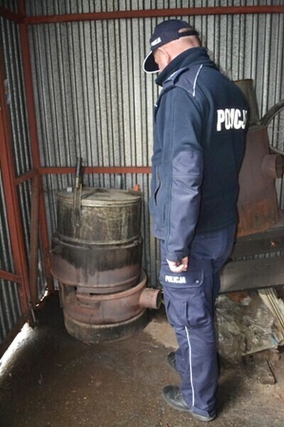 Pędził bimber grozi mu nawet rok więzienia