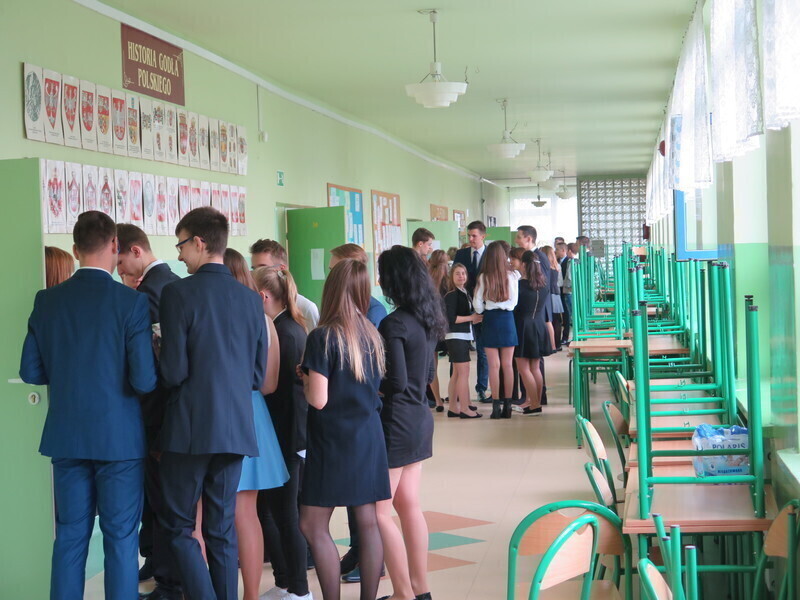 Zdjęcie 2: Gimnazjaliści rozpoczęli egzaminy