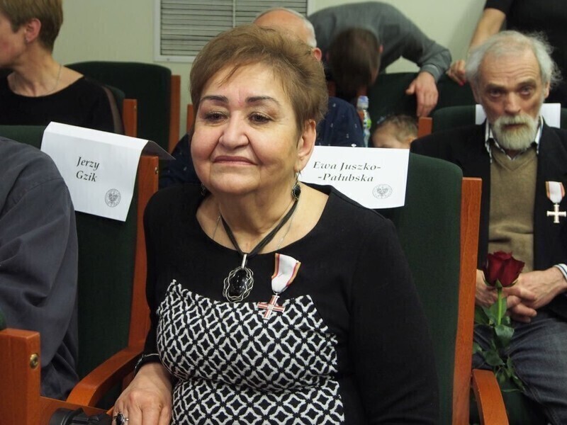 Zdjęcie 4: Ewa Juszko-Pałubska odznaczona Krzyżem Wolności i Solidarności  [video]