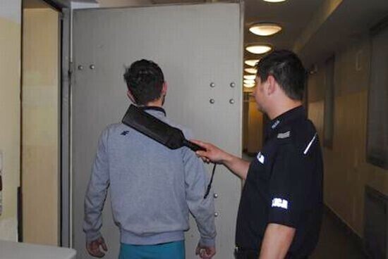 Groził nożem ukradł 50 zł i ubrania