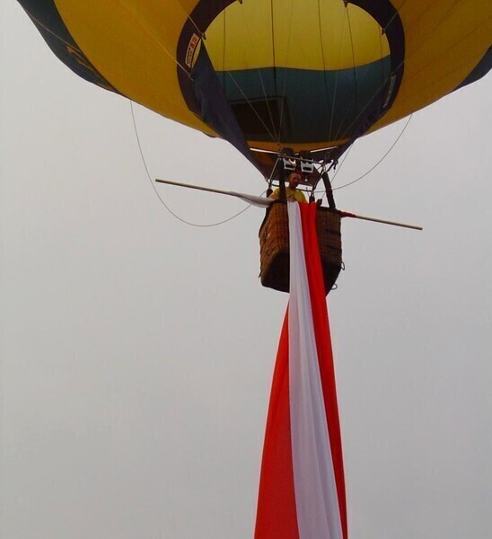 Zdjęcie 3: Piotrków 2004. To dopiero była flaga!