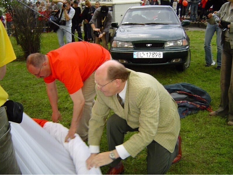 Zdjęcie 6: Piotrków 2004. To dopiero była flaga!