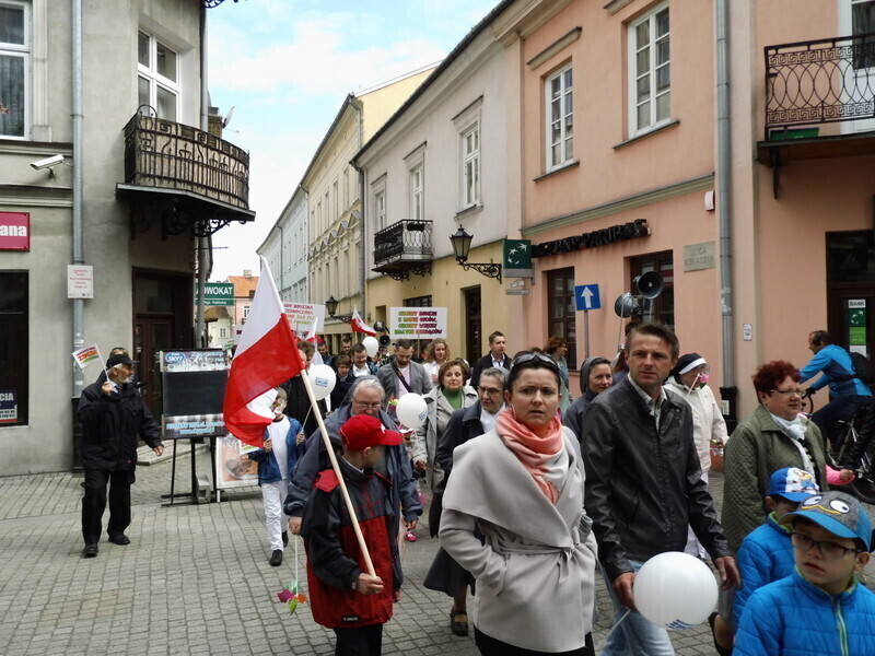 Zdjęcie 26: Ulicami Piotrkowa przeszedł Marsz dla Życia i Rodziny