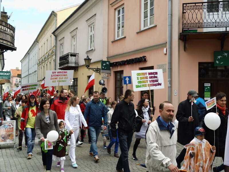 Zdjęcie 28: Ulicami Piotrkowa przeszedł Marsz dla Życia i Rodziny