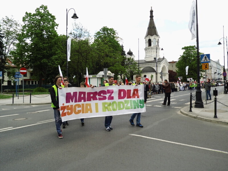 Zdjęcie 38: Ulicami Piotrkowa przeszedł Marsz dla Życia i Rodziny
