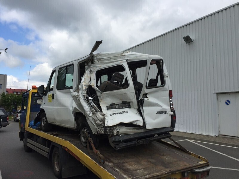 Zdjęcie 7: Zderzenie na S8. Siedem osób przewieziono do szpitala