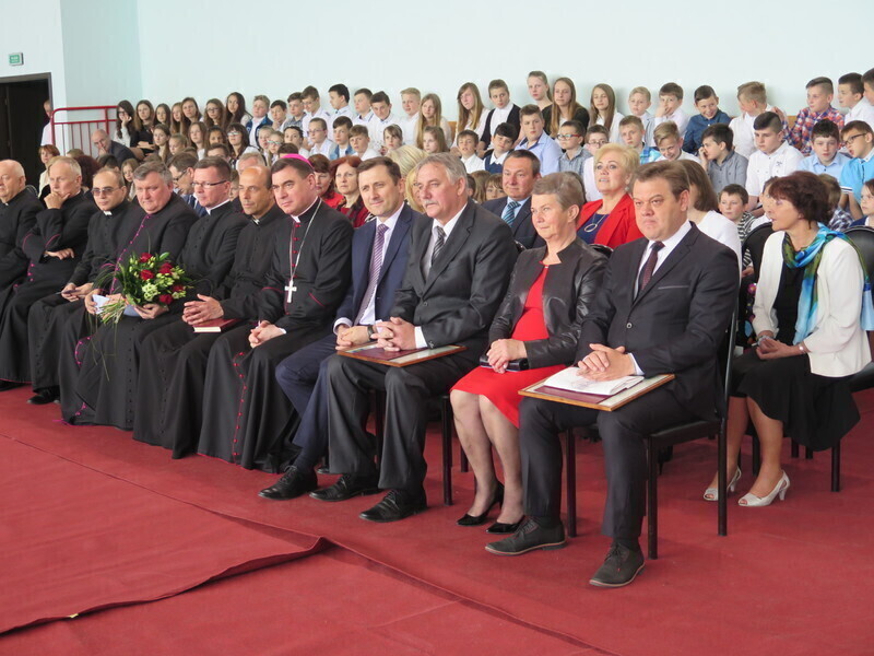 Zdjęcie 7: Jan Paweł II patronem Gimnazjum w Gomulinie