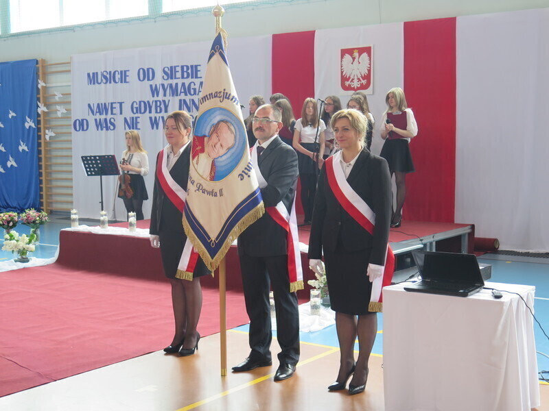 Zdjęcie 9: Jan Paweł II patronem Gimnazjum w Gomulinie
