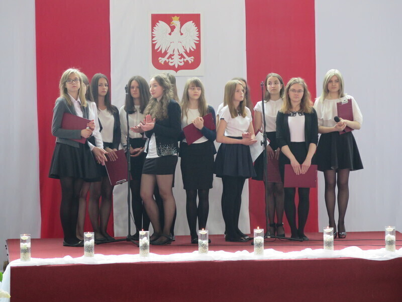 Zdjęcie 10: Jan Paweł II patronem Gimnazjum w Gomulinie