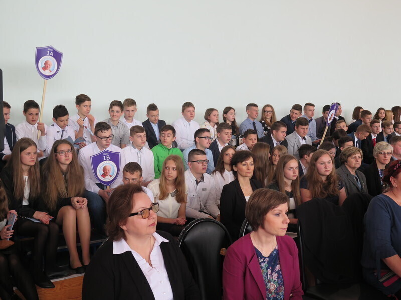 Zdjęcie 12: Jan Paweł II patronem Gimnazjum w Gomulinie