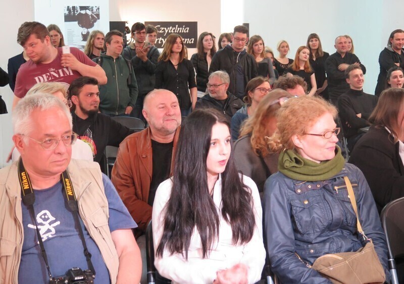 Zdjęcie 2: Zobacz performerów w (inter)akcji!