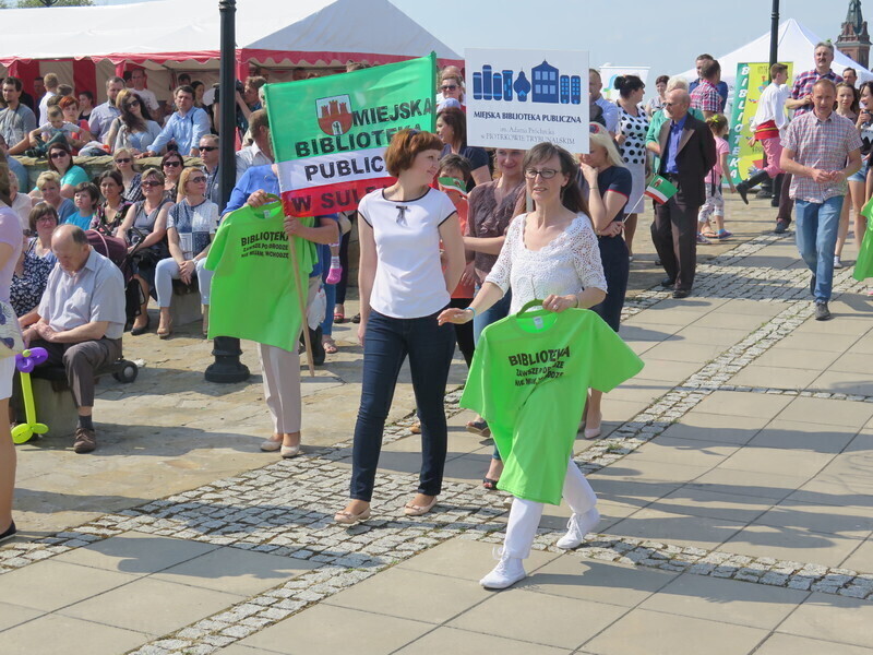 Bibliotekarze wyszli na ulicę