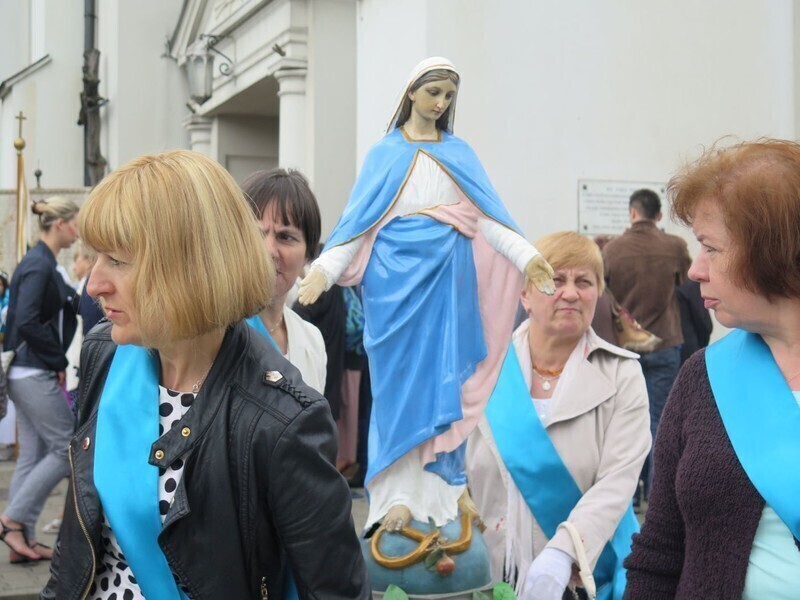 Zdjęcie 2: Święto Bożego Ciała na ulicach Piotrkowa Trybunalskiego [GALERIA]