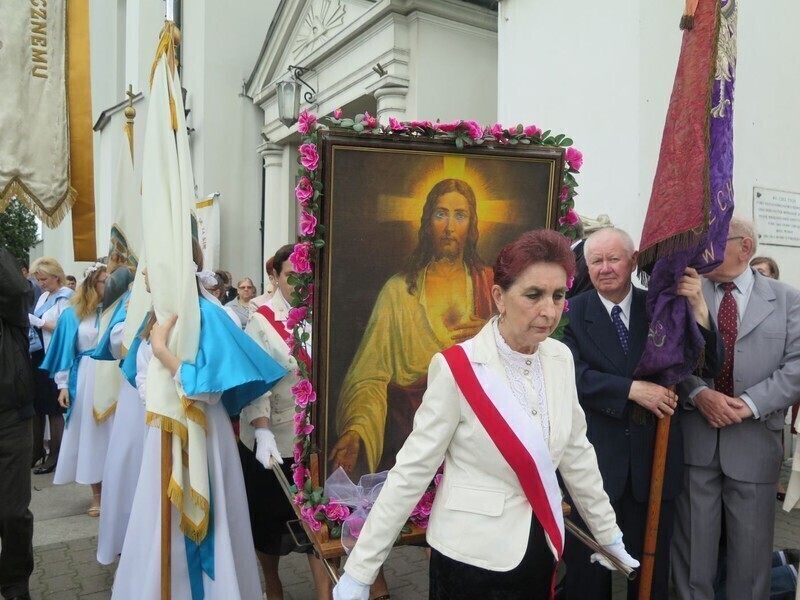 Zdjęcie 4: Święto Bożego Ciała na ulicach Piotrkowa Trybunalskiego [GALERIA]