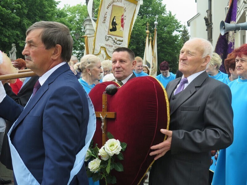 Zdjęcie 11: Święto Bożego Ciała na ulicach Piotrkowa Trybunalskiego [GALERIA]