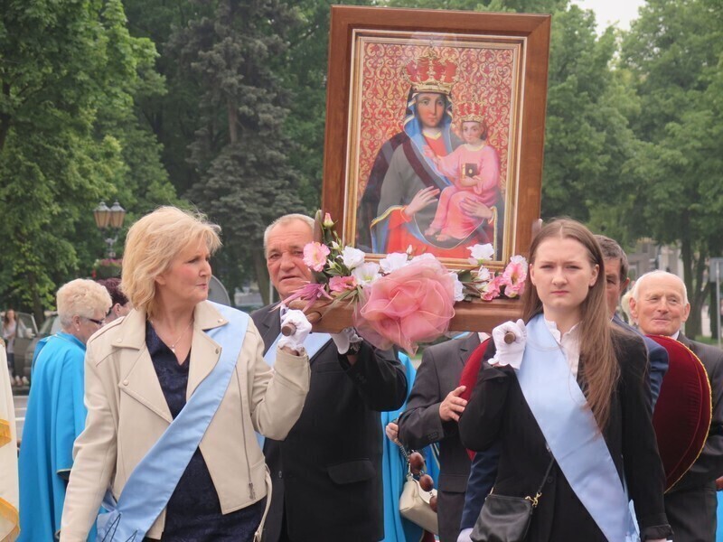 Zdjęcie 24: Święto Bożego Ciała na ulicach Piotrkowa Trybunalskiego [GALERIA]