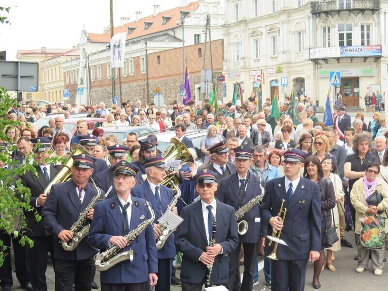 Zdjęcie 36: Święto Bożego Ciała na ulicach Piotrkowa Trybunalskiego [GALERIA]