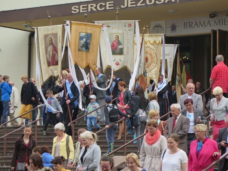 Zdjęcie 47: Święto Bożego Ciała na ulicach Piotrkowa Trybunalskiego [GALERIA]