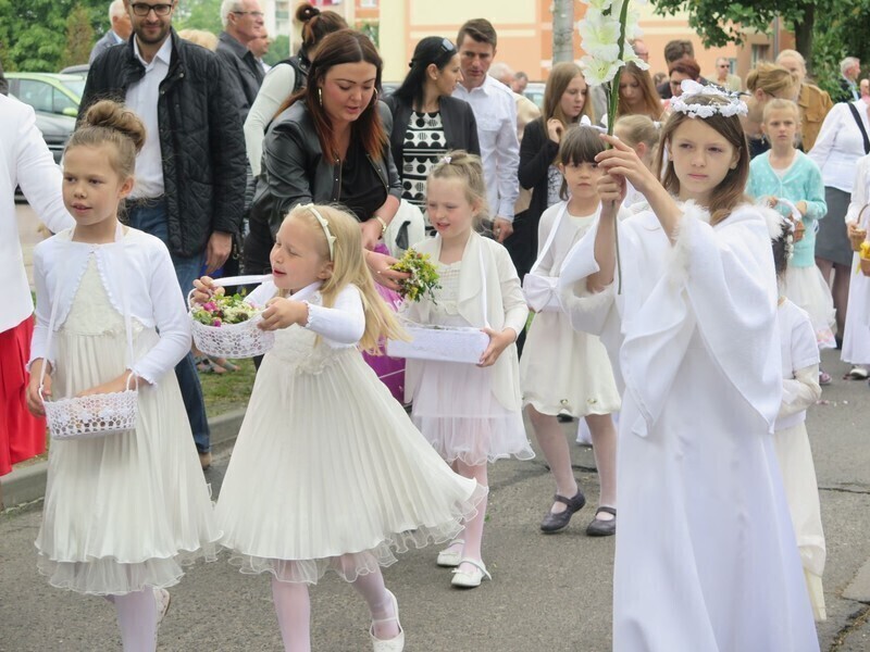 Zdjęcie 50: Święto Bożego Ciała na ulicach Piotrkowa Trybunalskiego [GALERIA]