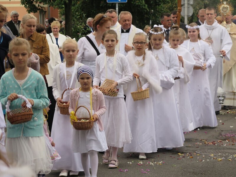 Zdjęcie 54: Święto Bożego Ciała na ulicach Piotrkowa Trybunalskiego [GALERIA]